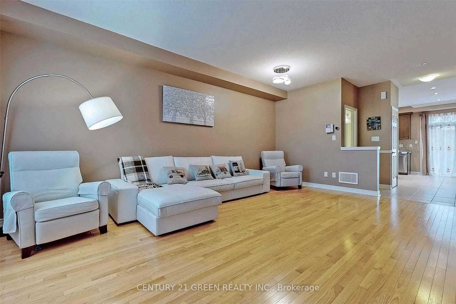 Photo 13 of 21 Cedar Lake Crescent, Brampton, Bram West — HOMEH