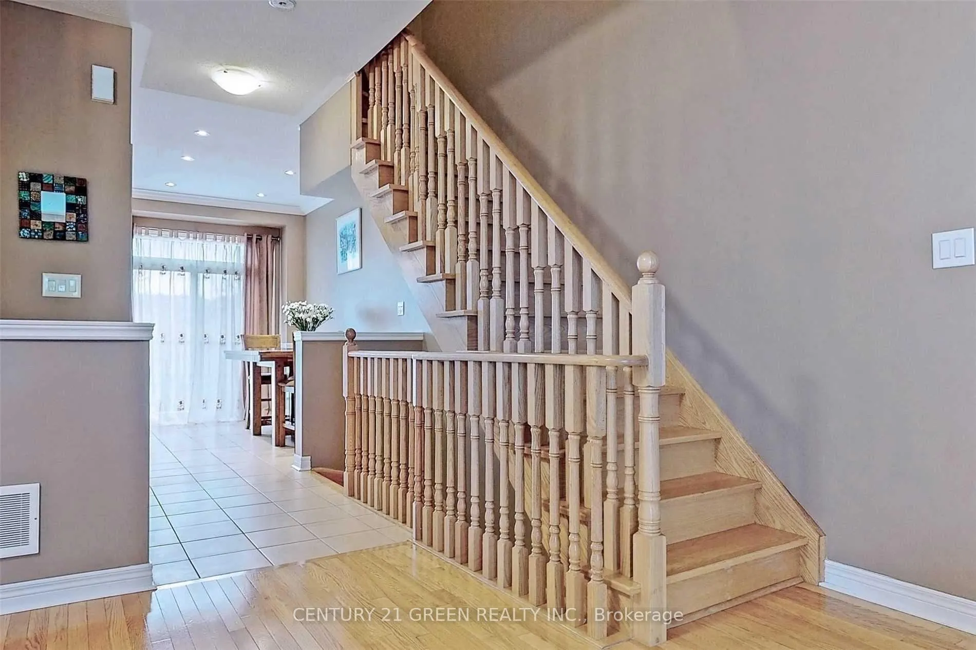 Photo 15 of 21 Cedar Lake Crescent, Brampton, Bram West — HOMEH