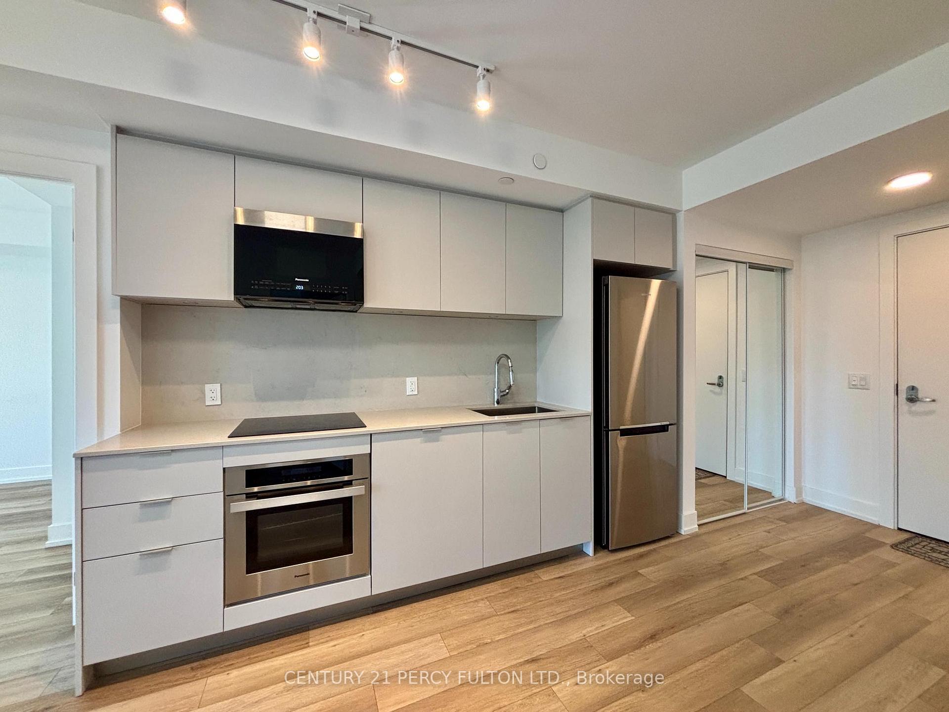 Photo 3 of Unit 611, 8 Cedarland Drive, Markham, Unionville — HOMEH