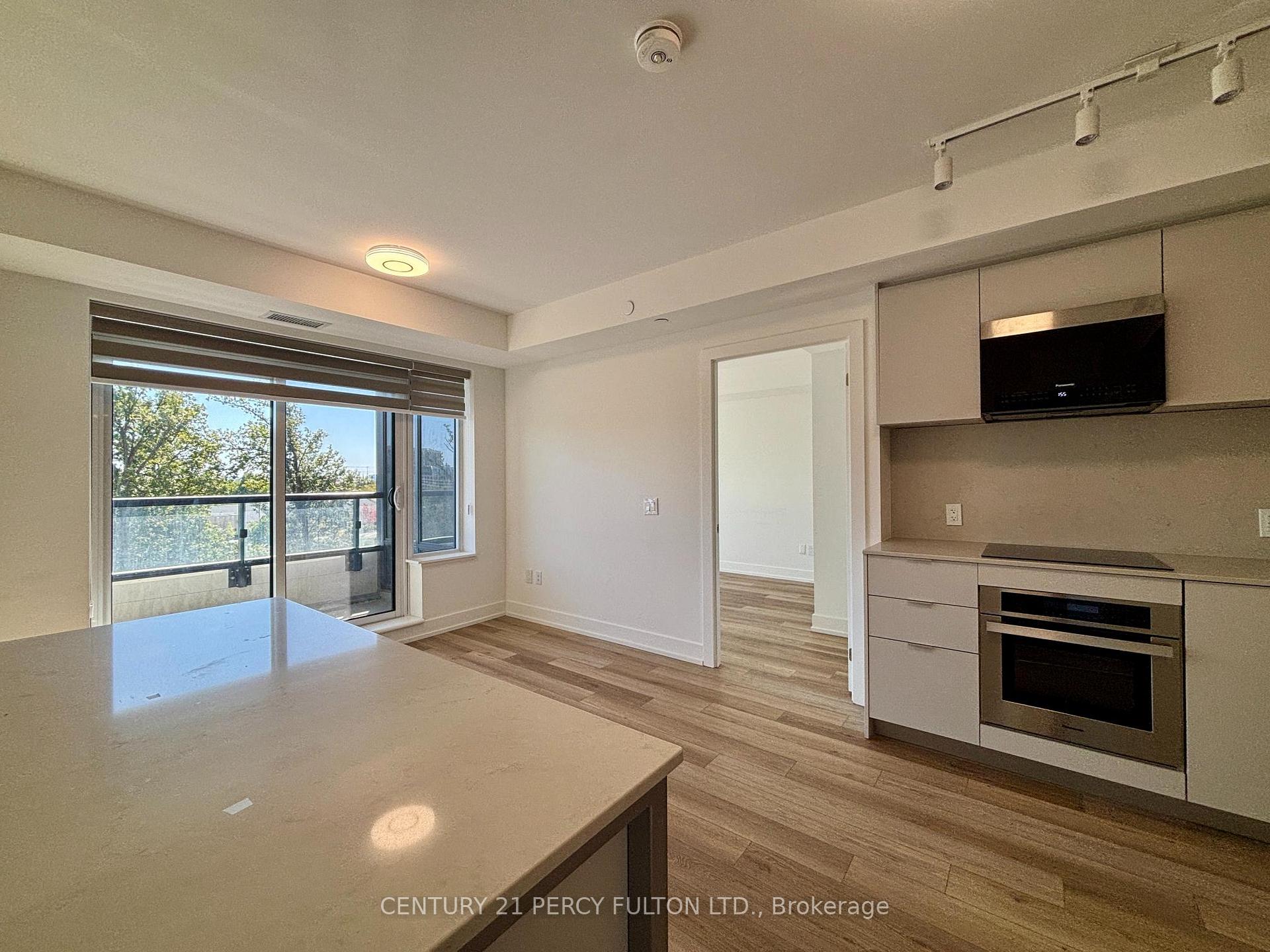 Photo 4 of Unit 611, 8 Cedarland Drive, Markham, Unionville — HOMEH
