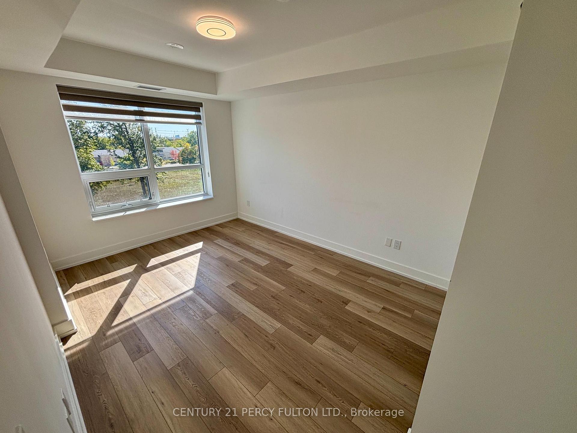 Photo 12 of Unit 611, 8 Cedarland Drive, Markham, Unionville — HOMEH