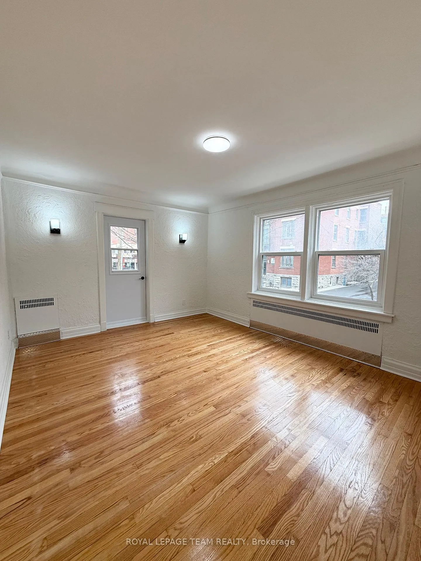 Photo 3 of Unit 2, 235 Cooper Street, Ottawa, Ottawa Centre — HOMEH