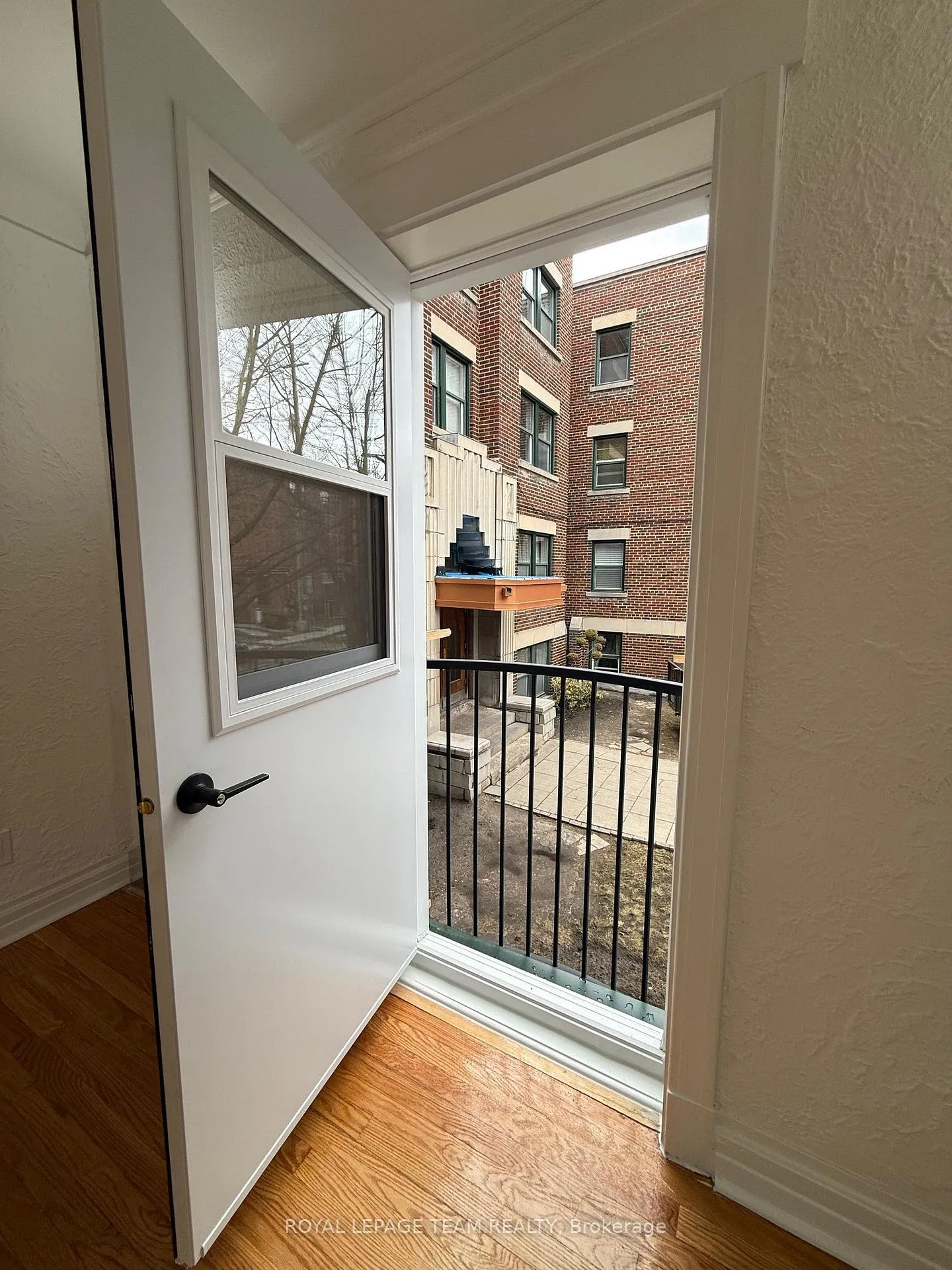 Photo 4 of Unit 2, 235 Cooper Street, Ottawa, Ottawa Centre — HOMEH