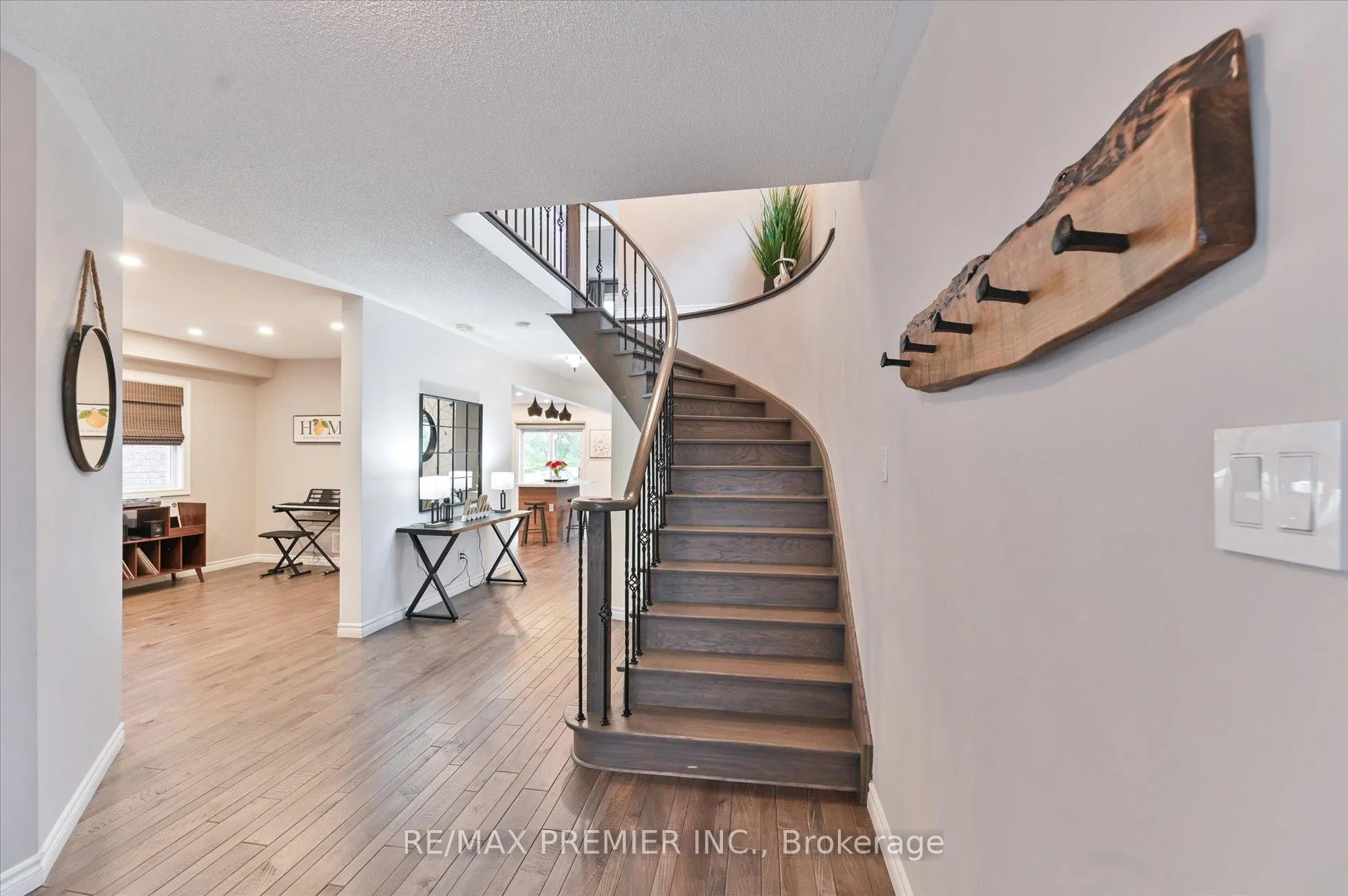 Photo 3 of 78 Archbury Circle, Caledon, Bolton East — HOMEH