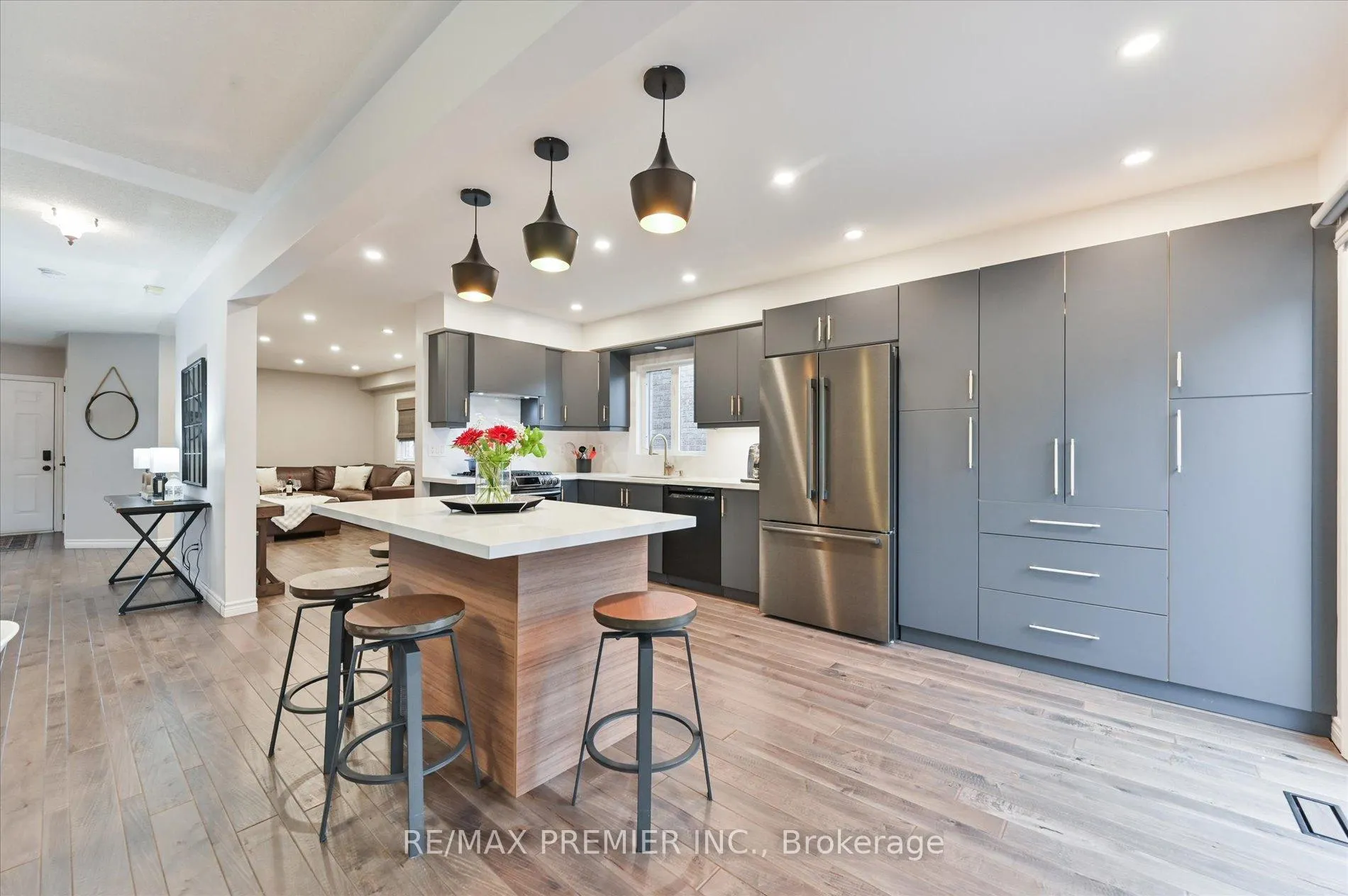 Photo 10 of 78 Archbury Circle, Caledon, Bolton East — HOMEH