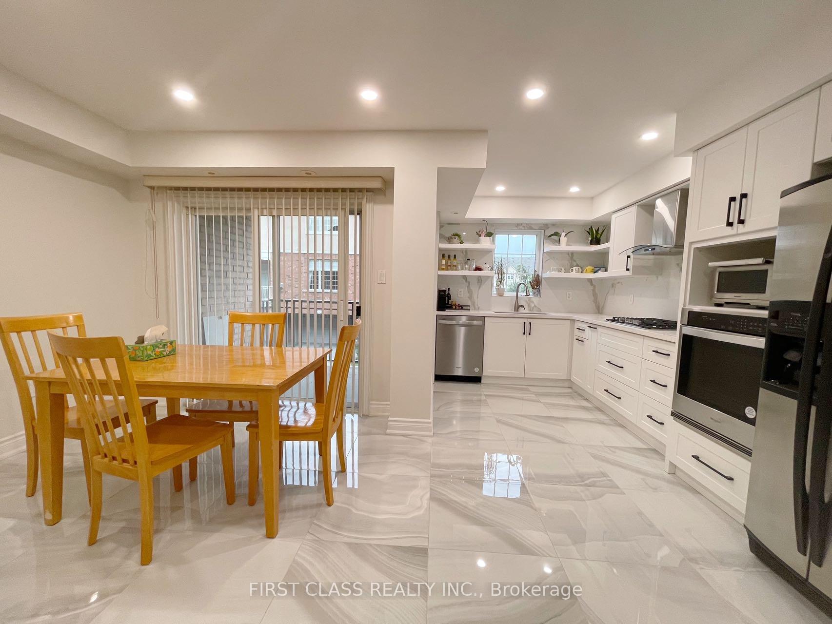 Photo 1 of 152 Legends Way, Markham, Unionville — HOMEH