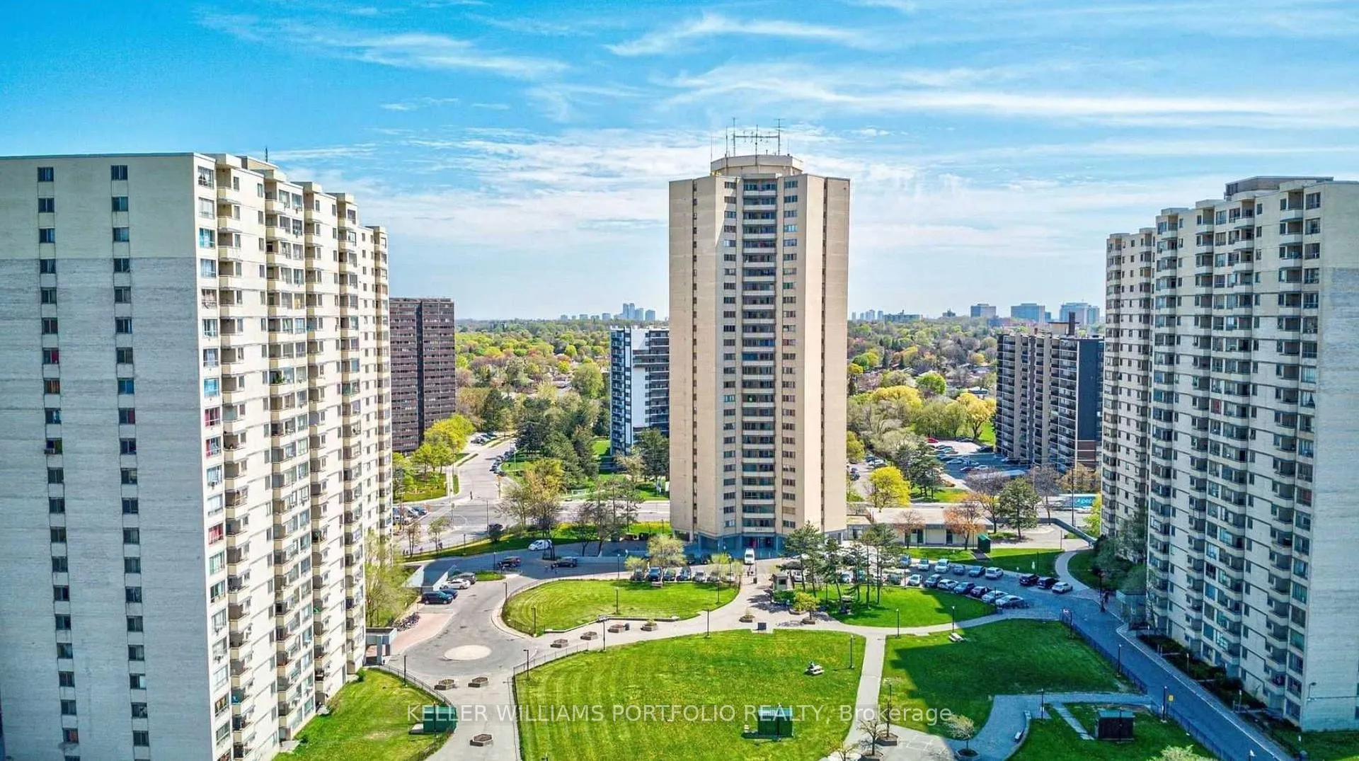Photo 8 of Unit 2502, 330 Dixon Road, Etobicoke, Kingsview Village-The Westway — HOMEH