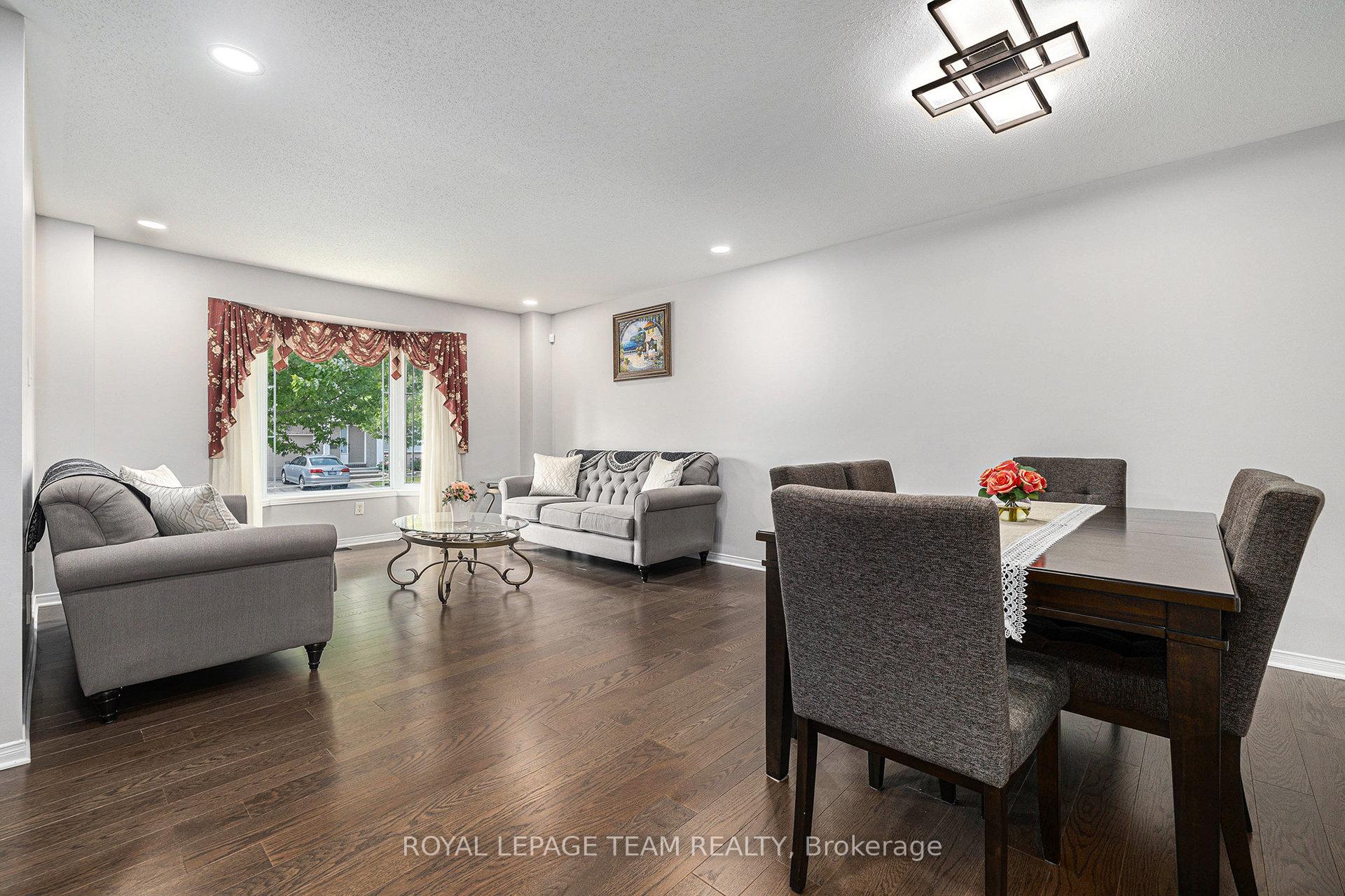 Photo 4 of 45 Aquapass Place, Ottawa, Barrhaven - Strandherd — HOMEH
