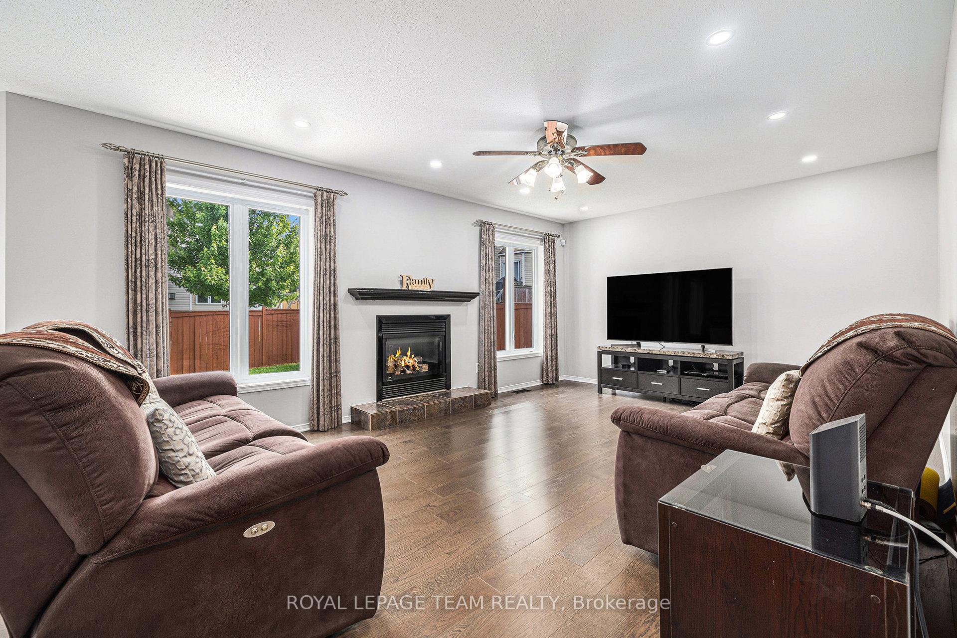 Photo 11 of 45 Aquapass Place, Ottawa, Barrhaven - Strandherd — HOMEH