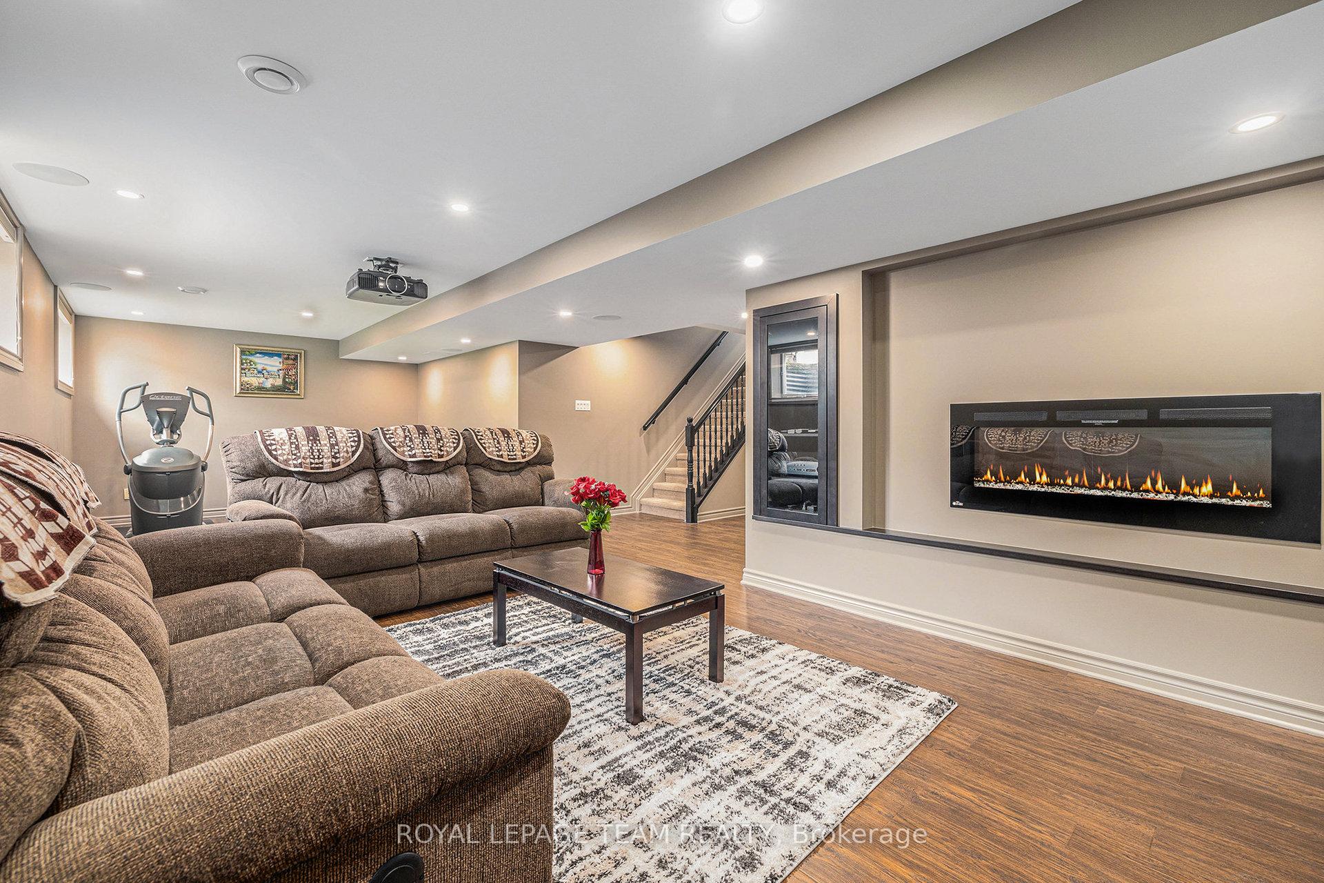Photo 17 of 45 Aquapass Place, Ottawa, Barrhaven - Strandherd — HOMEH