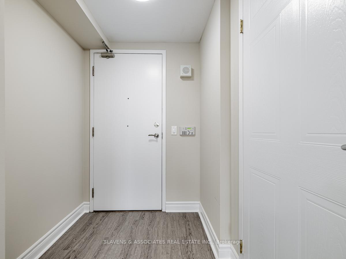 Photo 2 of Unit 904, 2 Neptune Drive, Toronto, Englemount-Lawrence — HOMEH