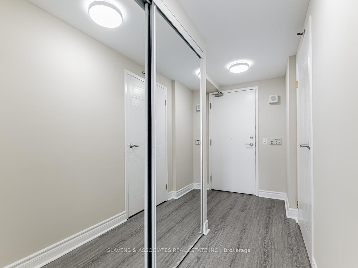 Photo 3 of Unit 904, 2 Neptune Drive, Toronto, Englemount-Lawrence — HOMEH