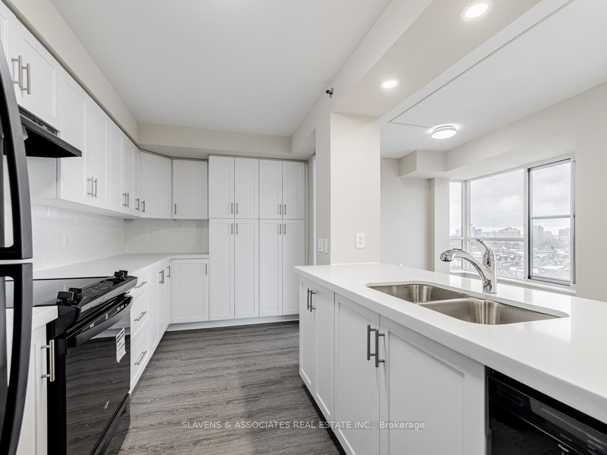 Photo 5 of Unit 904, 2 Neptune Drive, Toronto, Englemount-Lawrence — HOMEH