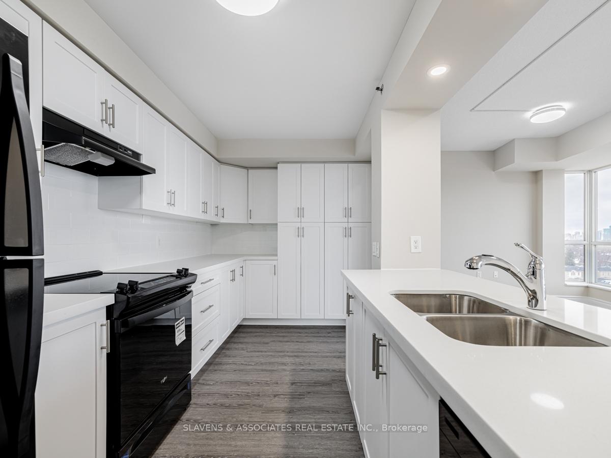 Photo 6 of Unit 904, 2 Neptune Drive, Toronto, Englemount-Lawrence — HOMEH