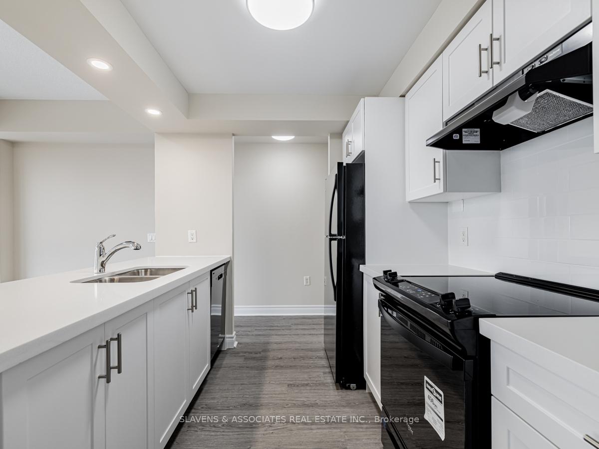 Photo 7 of Unit 904, 2 Neptune Drive, Toronto, Englemount-Lawrence — HOMEH