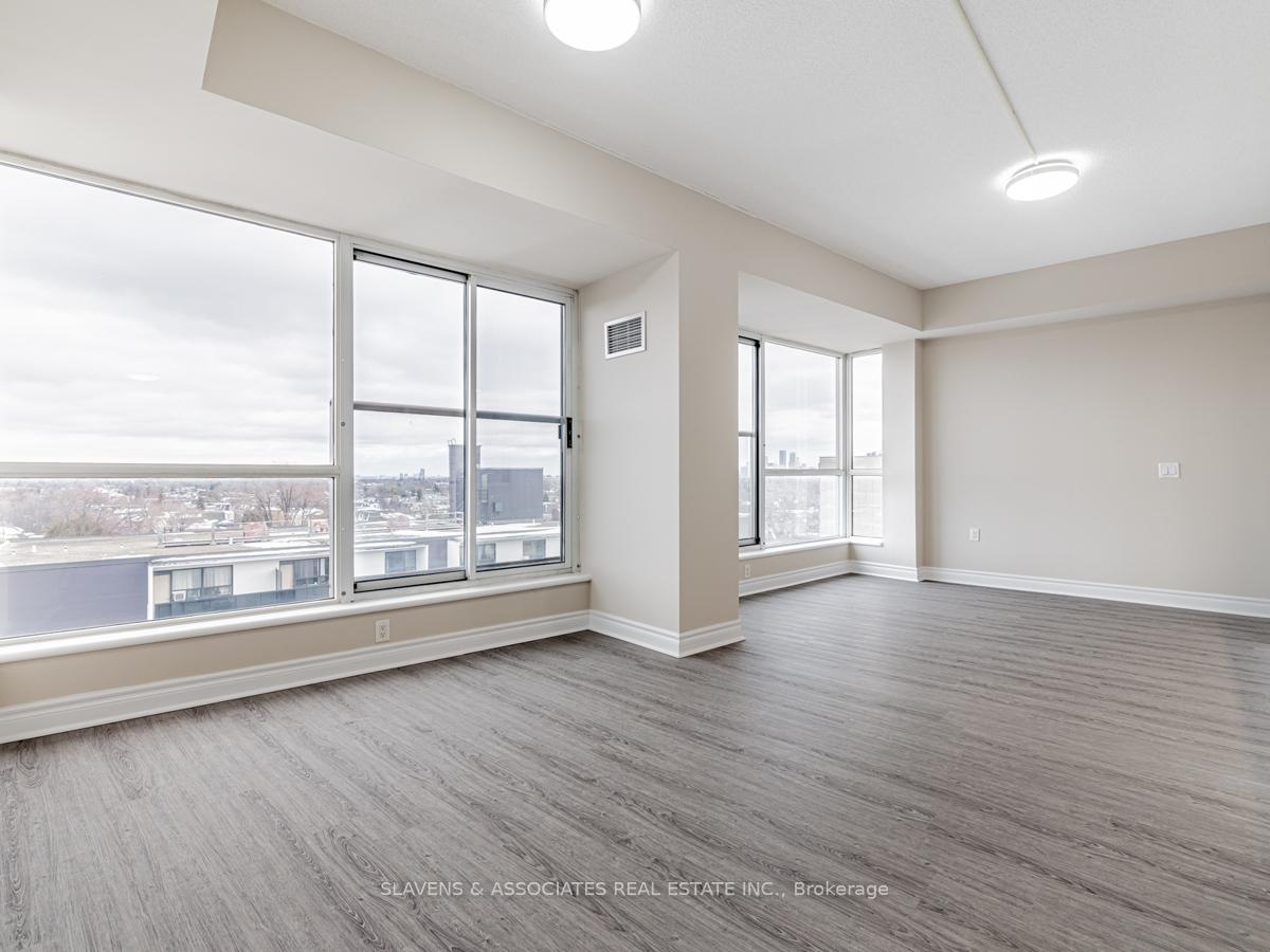 Photo 16 of Unit 904, 2 Neptune Drive, Toronto, Englemount-Lawrence — HOMEH