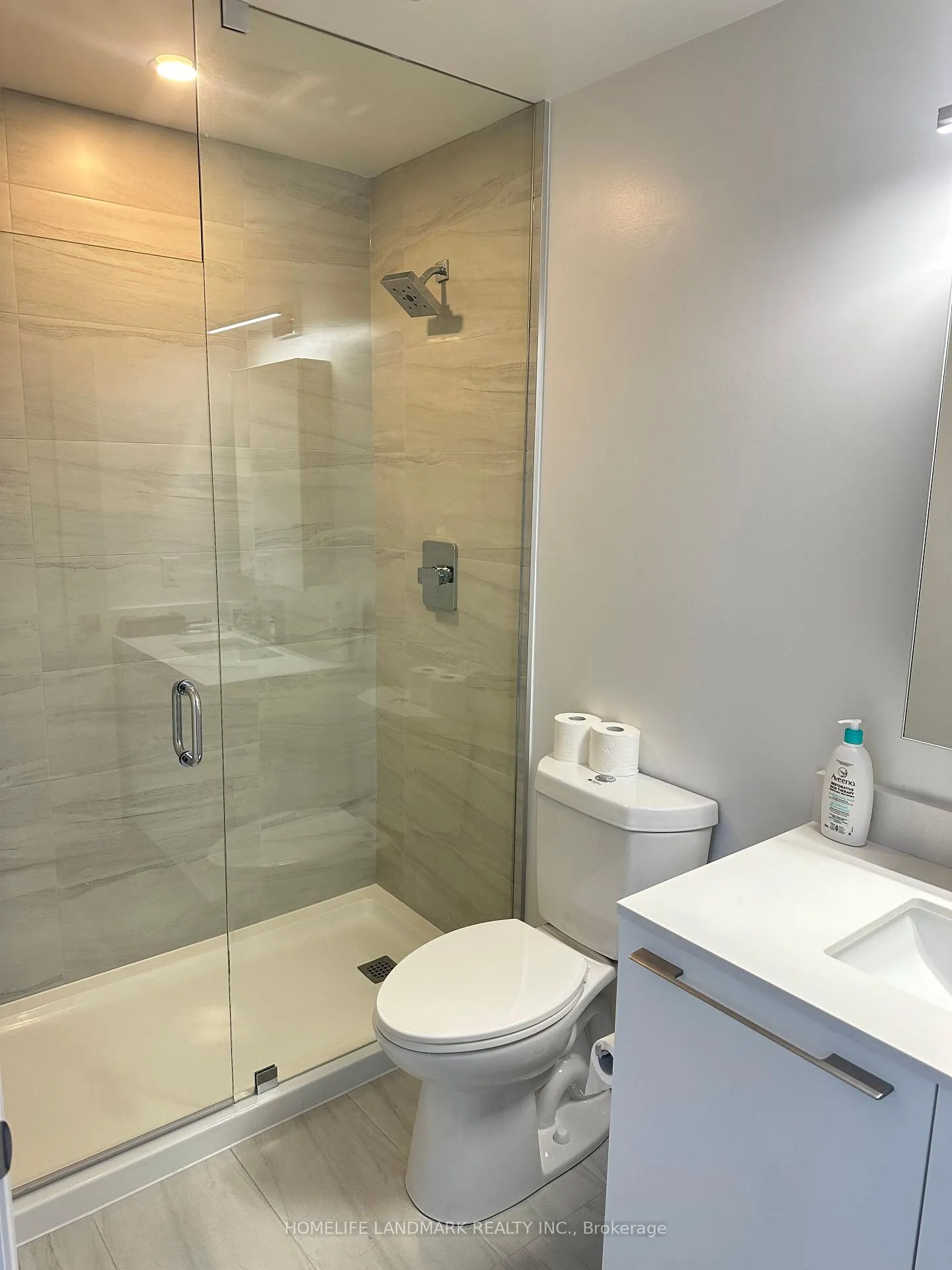 Photo 5 of Unit 522, 38 Water Walk Drive, Markham, Unionville — HOMEH