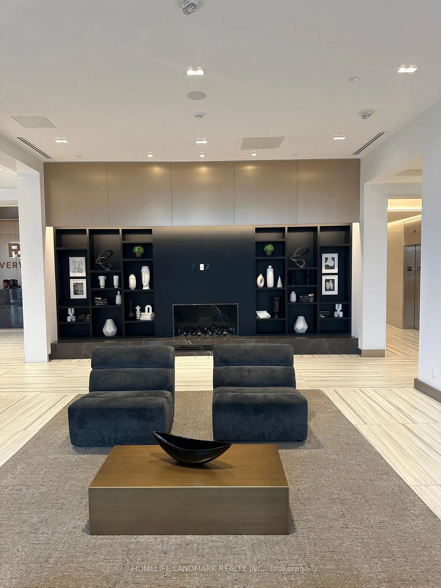 Photo 8 of Unit 522, 38 Water Walk Drive, Markham, Unionville — HOMEH