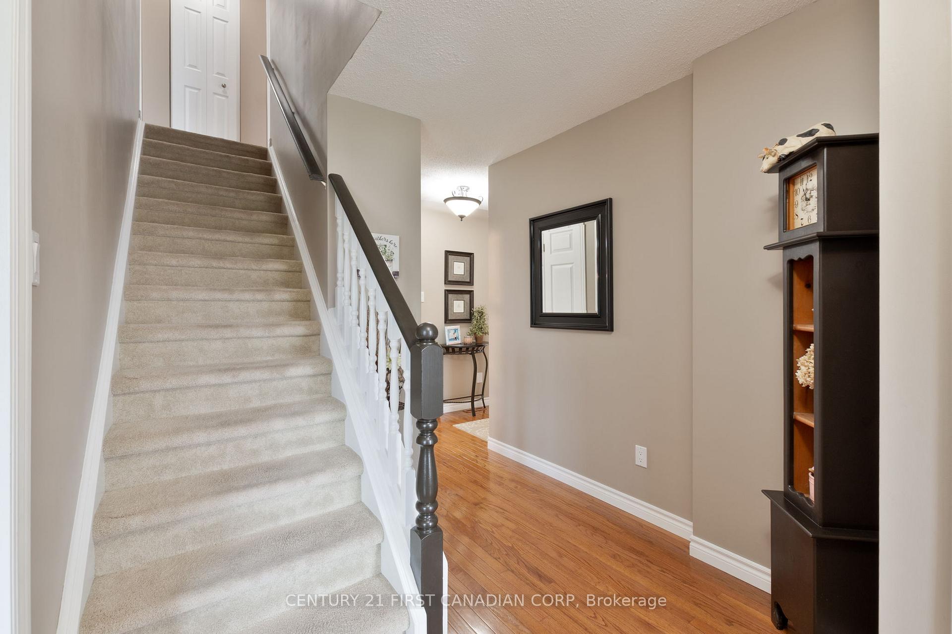 Photo 5 of 340 Canterbury Place, Central Elgin, Belmont — HOMEH