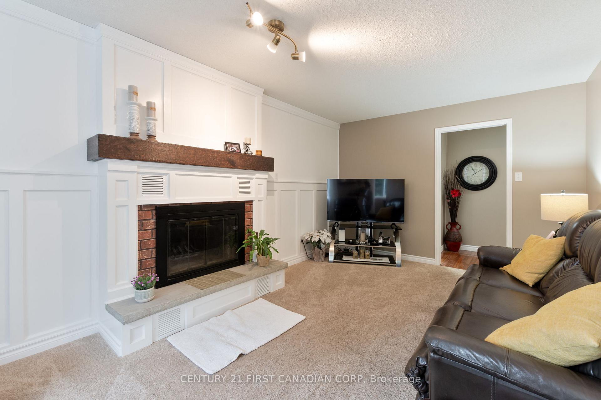 Photo 15 of 340 Canterbury Place, Central Elgin, Belmont — HOMEH