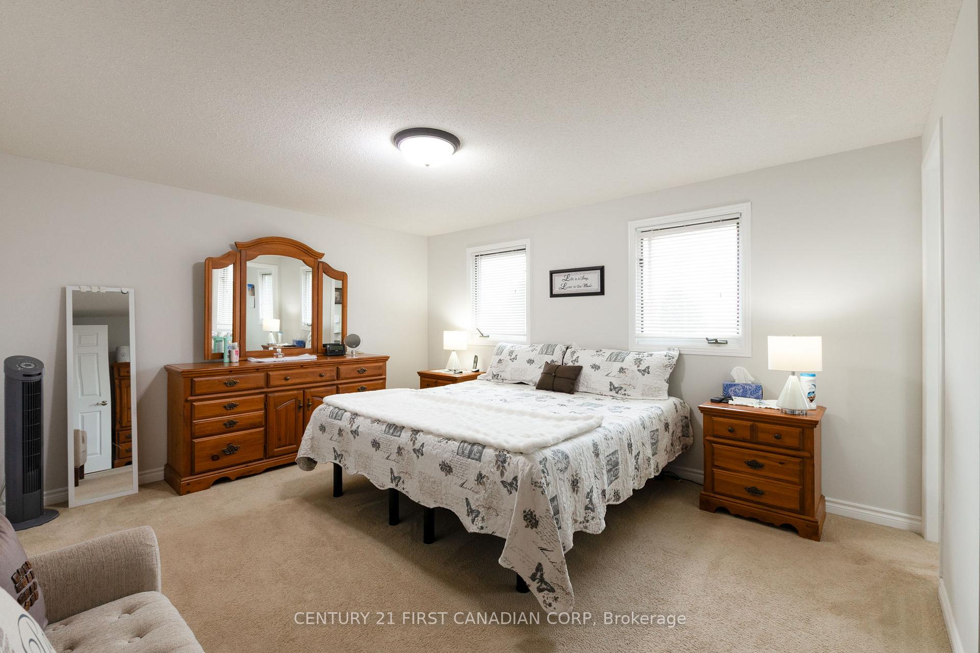 Photo 18 of 340 Canterbury Place, Central Elgin, Belmont — HOMEH