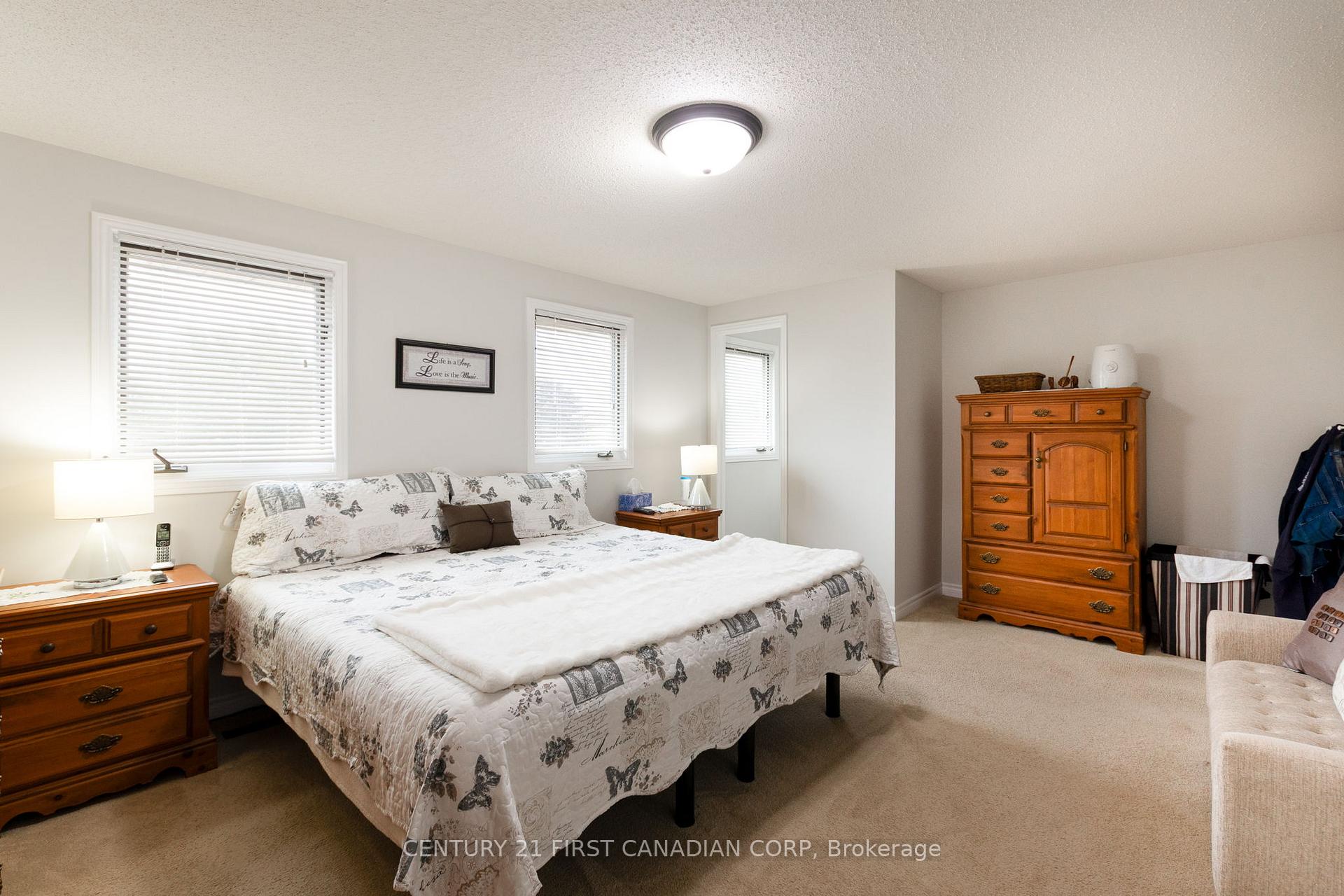 Photo 19 of 340 Canterbury Place, Central Elgin, Belmont — HOMEH