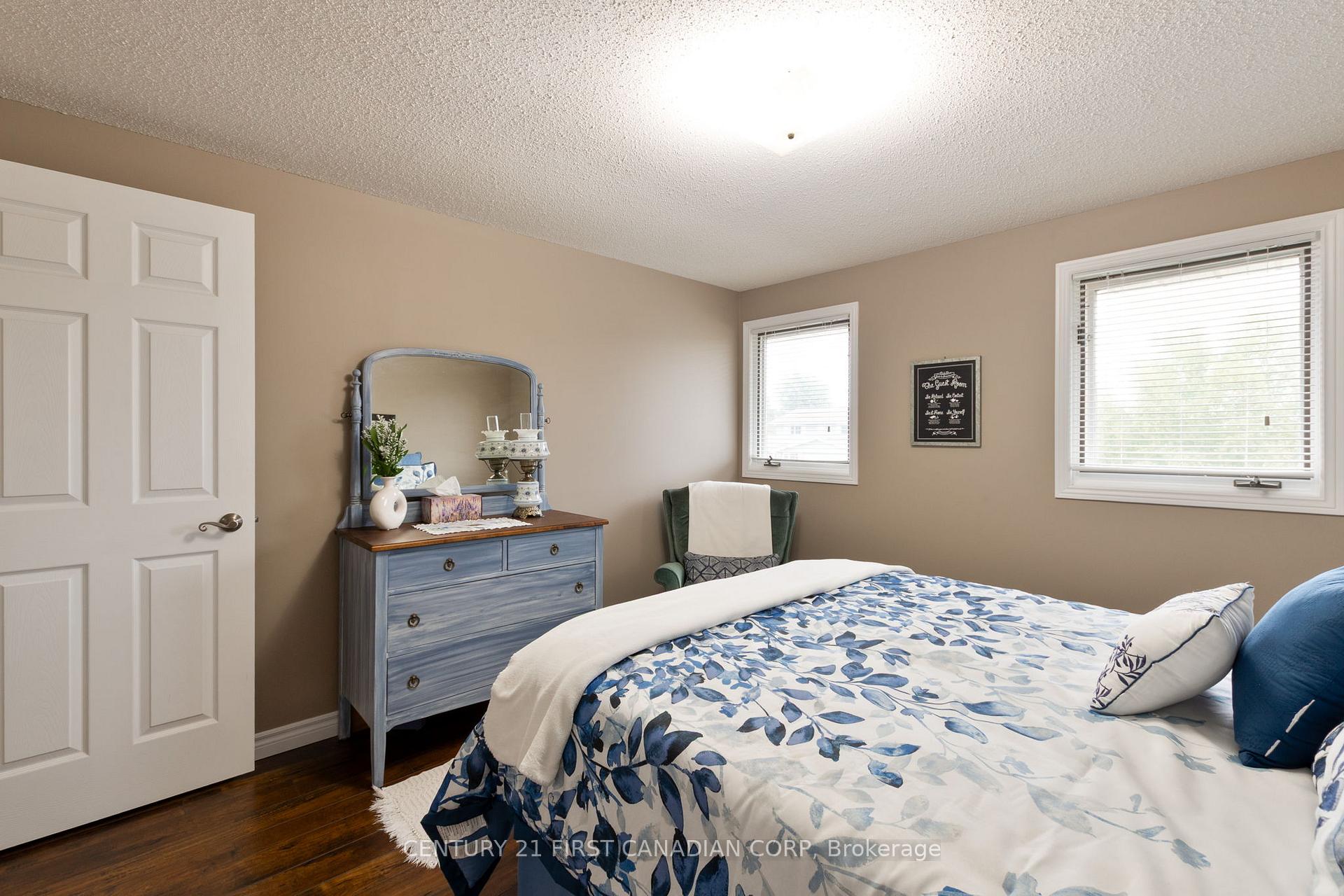 Photo 27 of 340 Canterbury Place, Central Elgin, Belmont — HOMEH