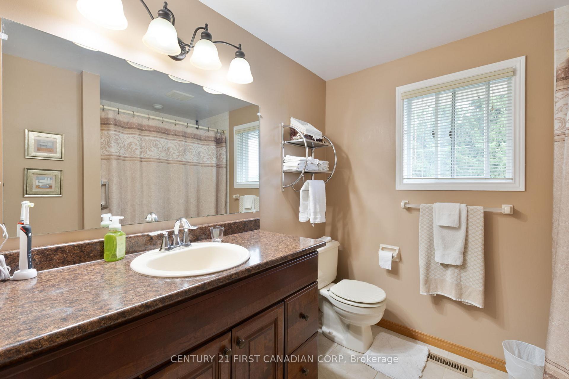 Photo 28 of 340 Canterbury Place, Central Elgin, Belmont — HOMEH