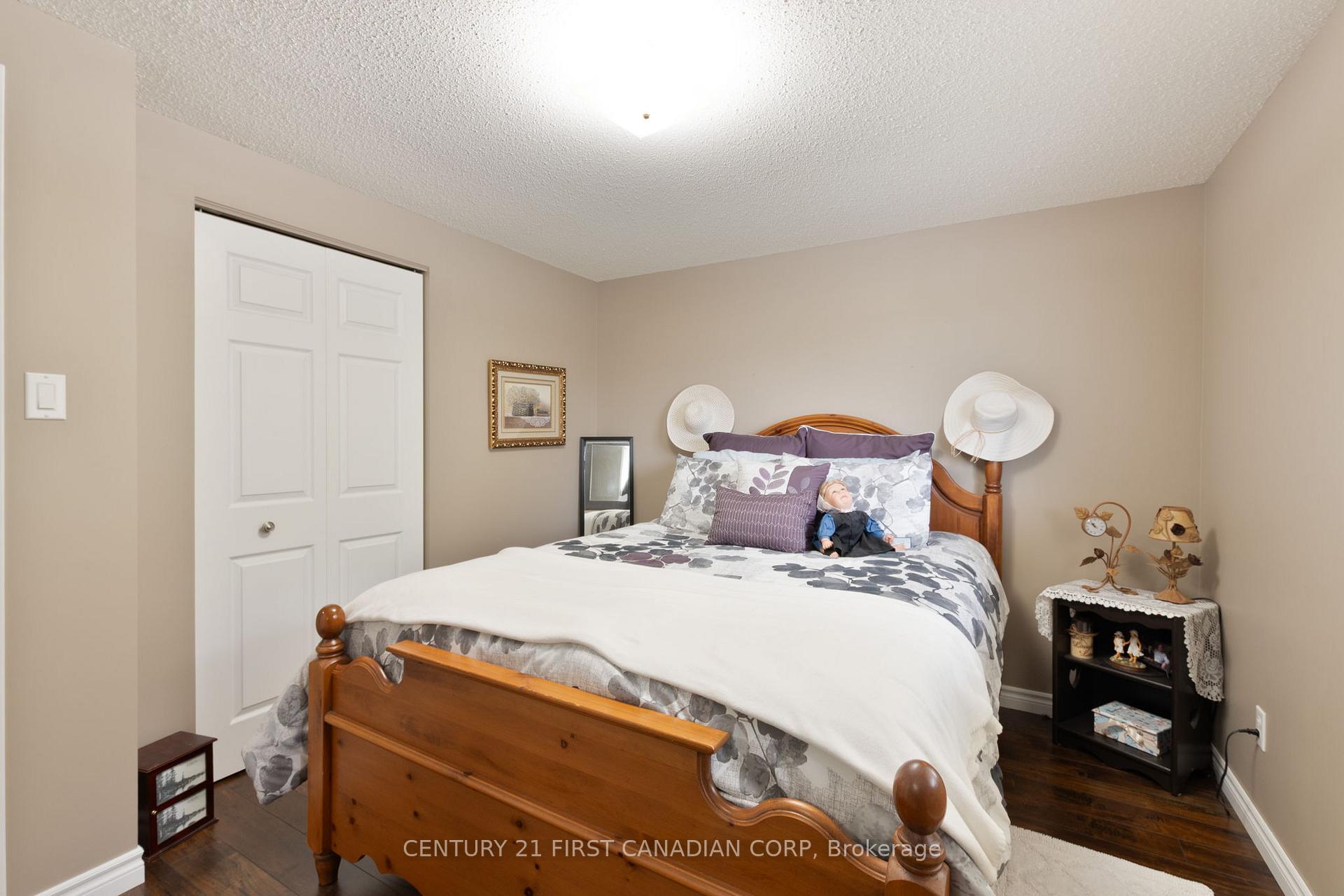 Photo 31 of 340 Canterbury Place, Central Elgin, Belmont — HOMEH
