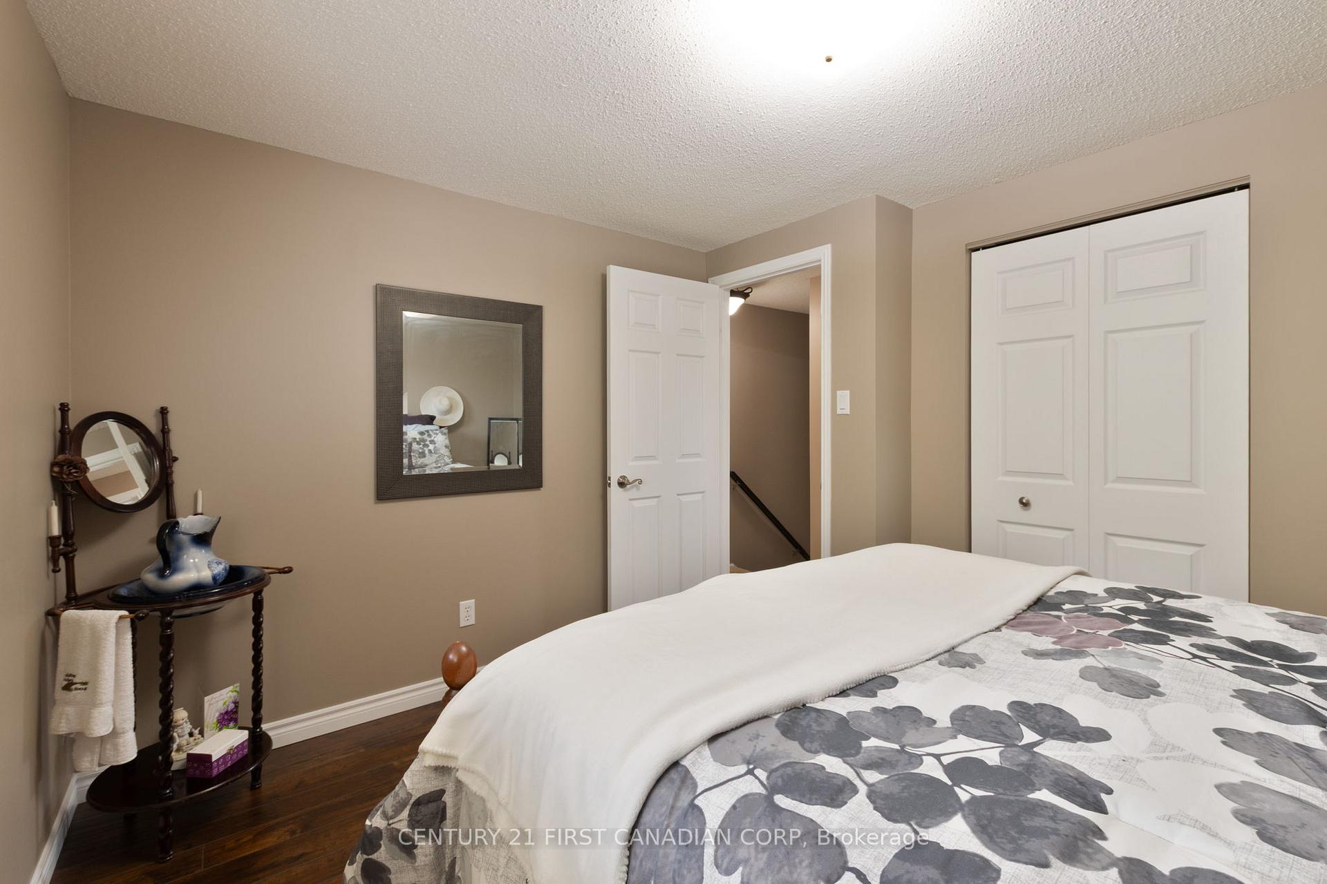 Photo 36 of 340 Canterbury Place, Central Elgin, Belmont — HOMEH
