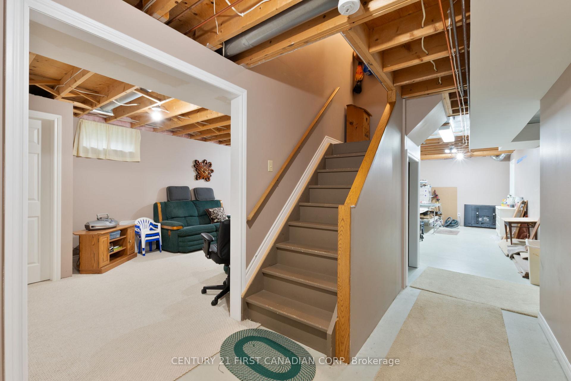Photo 29 of 340 Canterbury Place, Central Elgin, Belmont — HOMEH