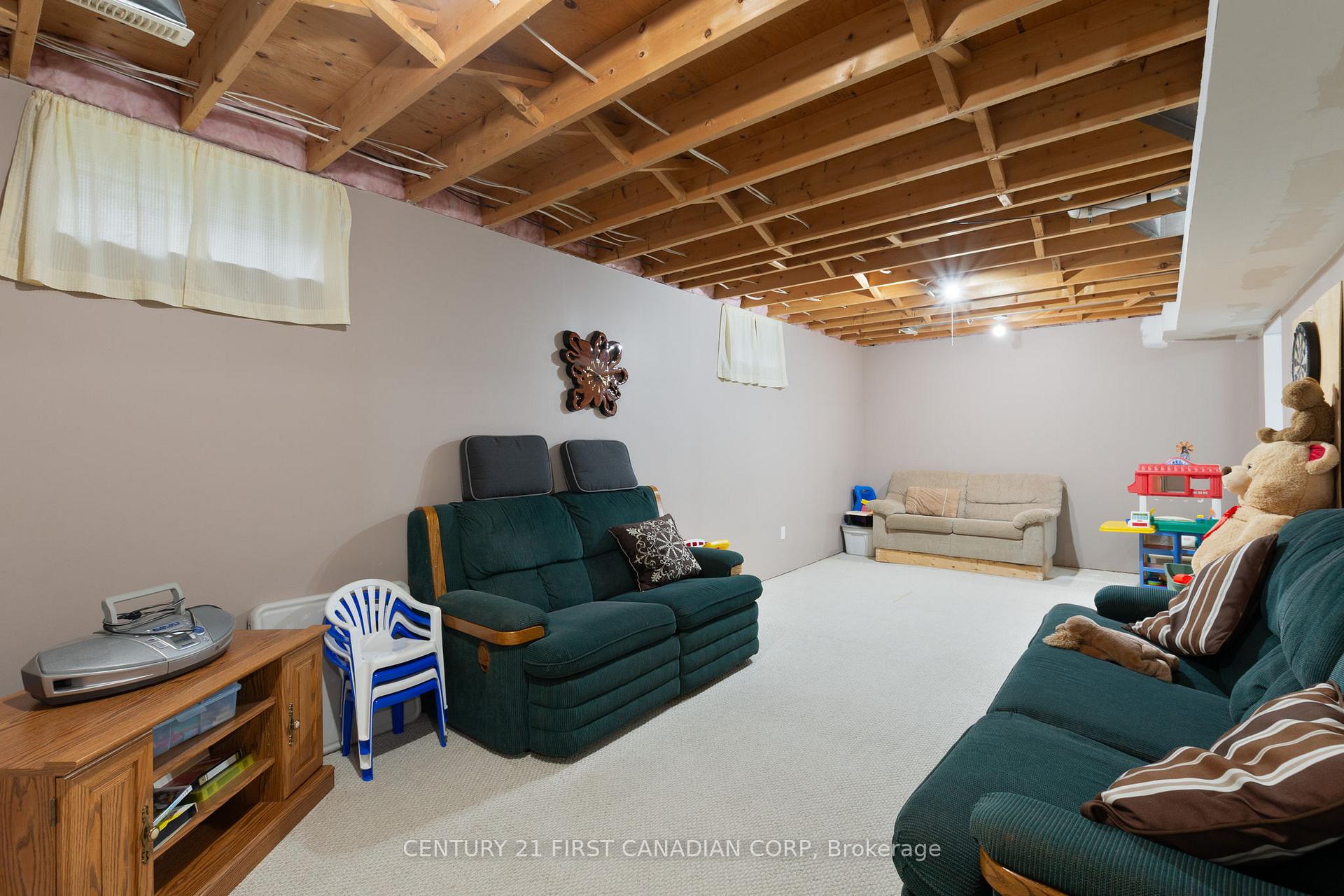 Photo 30 of 340 Canterbury Place, Central Elgin, Belmont — HOMEH