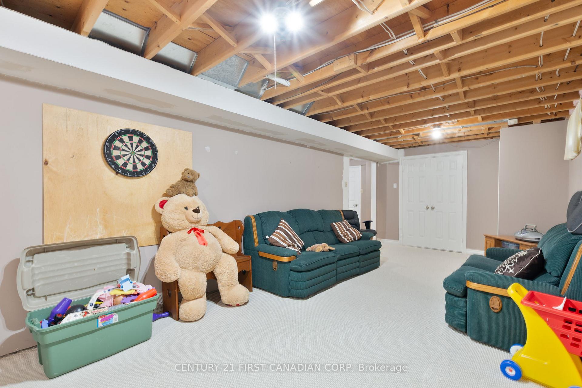 Photo 34 of 340 Canterbury Place, Central Elgin, Belmont — HOMEH