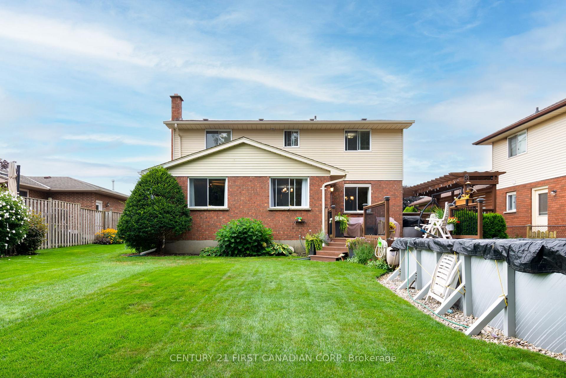 Photo 40 of 340 Canterbury Place, Central Elgin, Belmont — HOMEH
