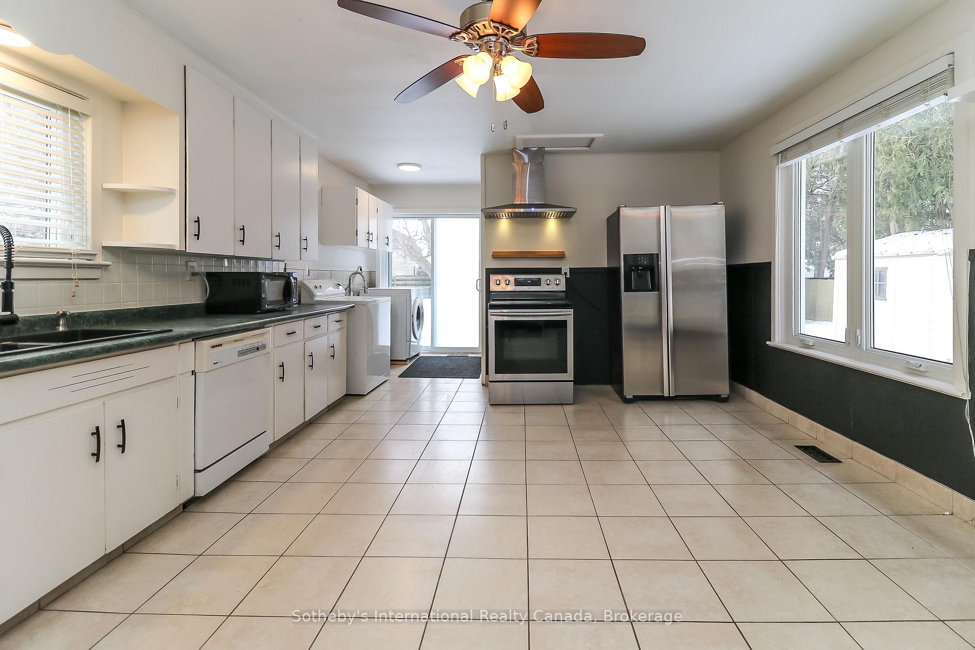 Photo 13 of Unit A, 58 Cedar Street, Collingwood — HOMEH