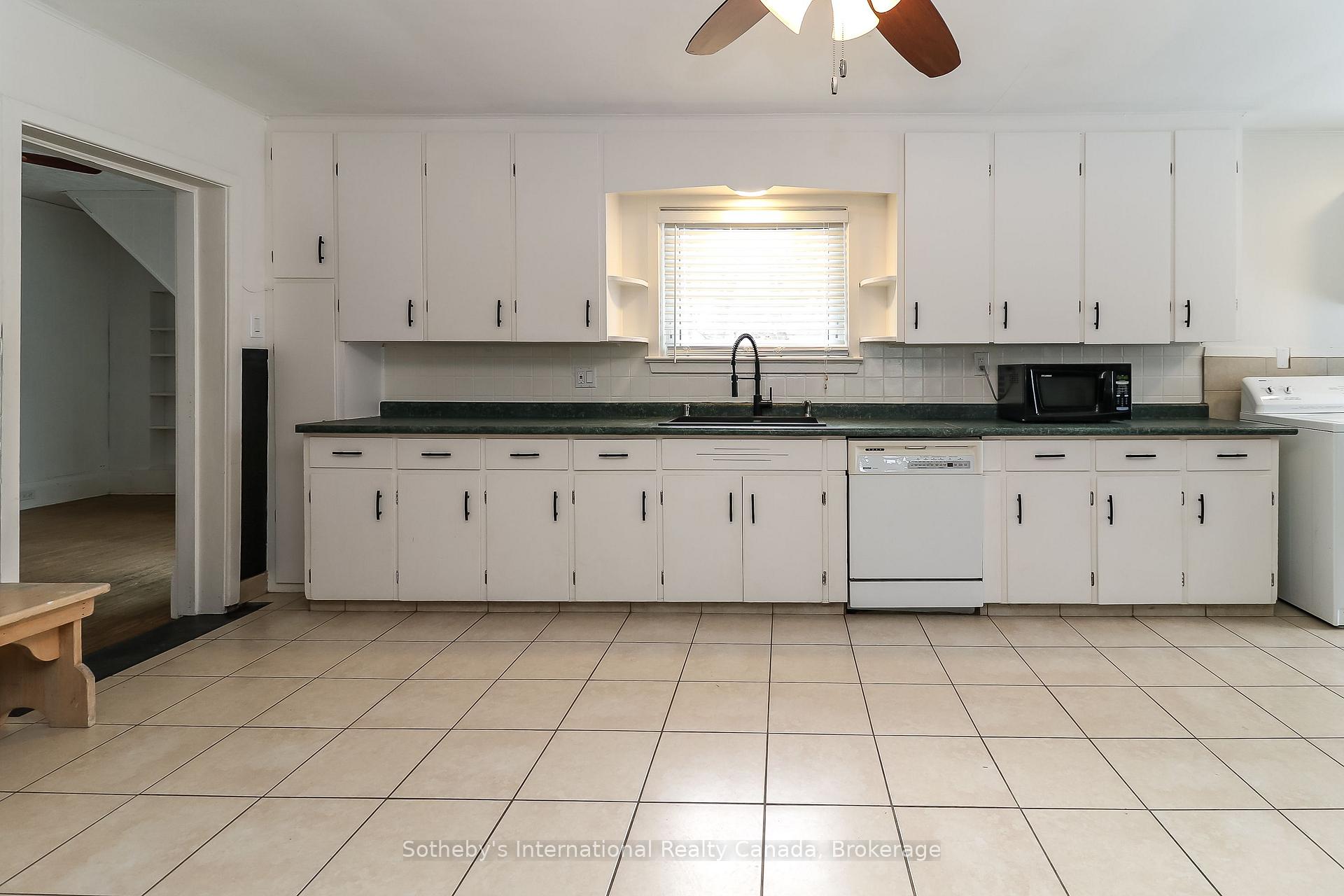 Photo 15 of Unit A, 58 Cedar Street, Collingwood — HOMEH