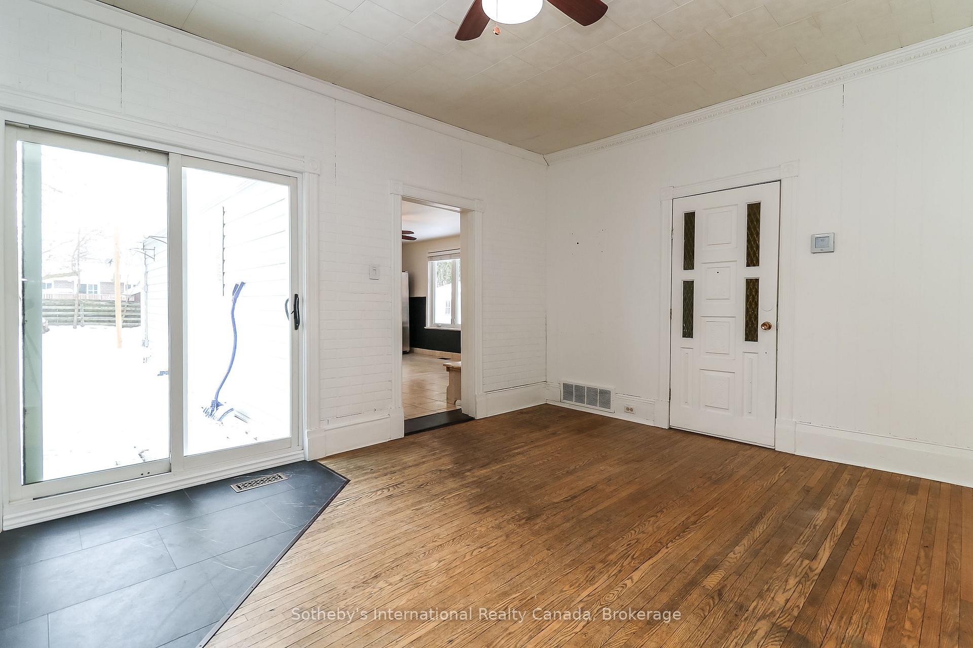 Photo 17 of Unit A, 58 Cedar Street, Collingwood — HOMEH