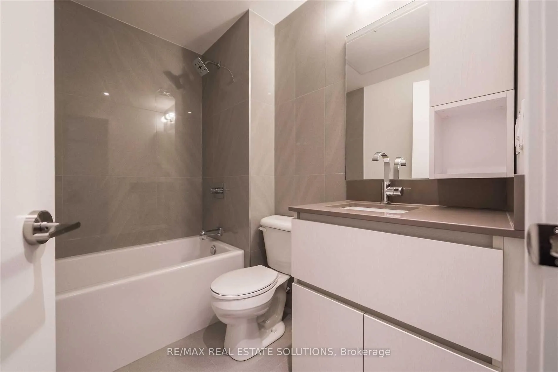 Photo 8 of Unit 510, 15 Baseball Place, Toronto, South Riverdale — HOMEH