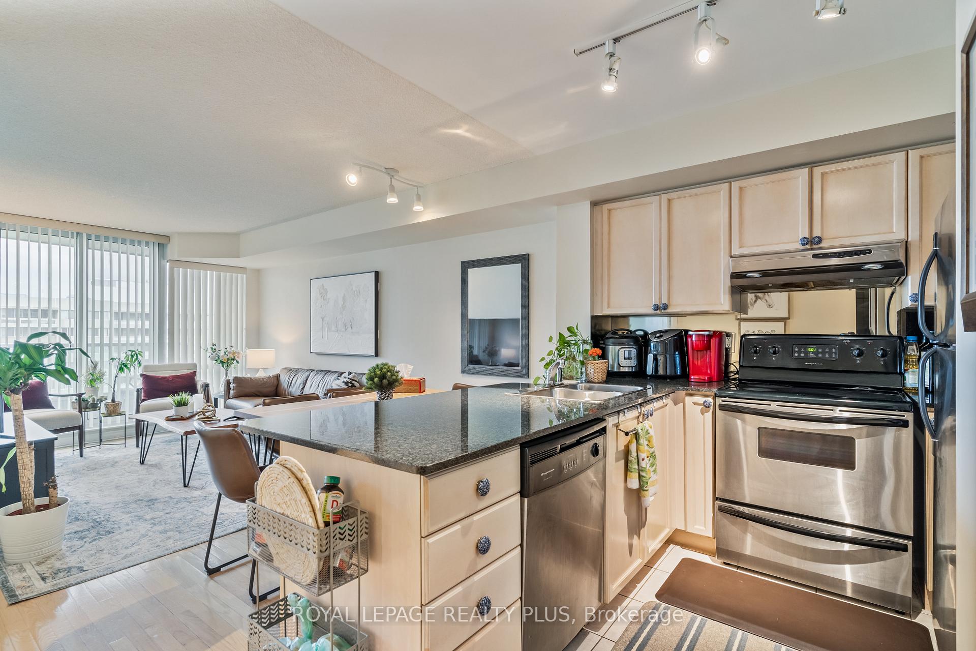 Front of Unit 1801, 1 Elm Drive W