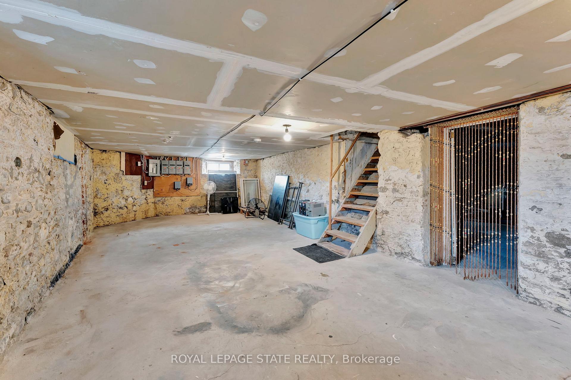 Photo 27 of 49 Dumfries Street, Brant, Paris — HOMEH