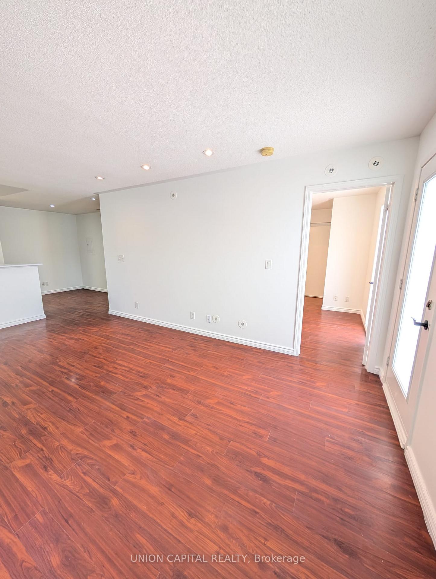 Photo 2 of Unit 2, 105 Sunrise Drive, Markham, Milliken Mills East — HOMEH