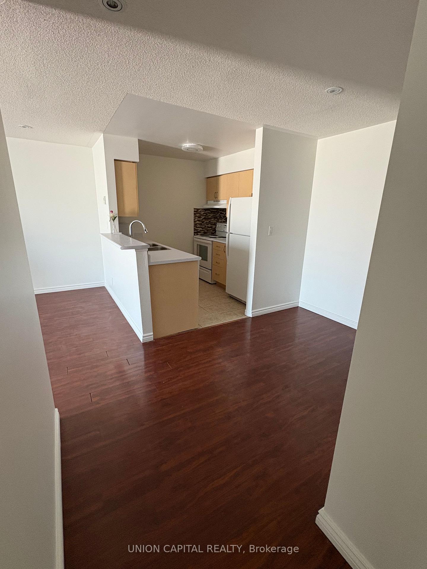 Photo 8 of Unit 2, 105 Sunrise Drive, Markham, Milliken Mills East — HOMEH
