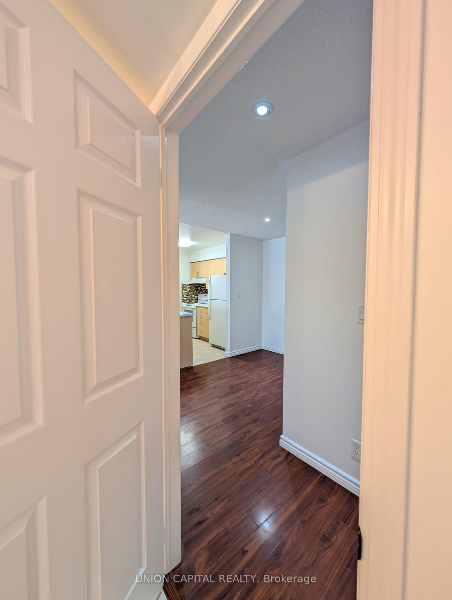 Photo 12 of Unit 2, 105 Sunrise Drive, Markham, Milliken Mills East — HOMEH