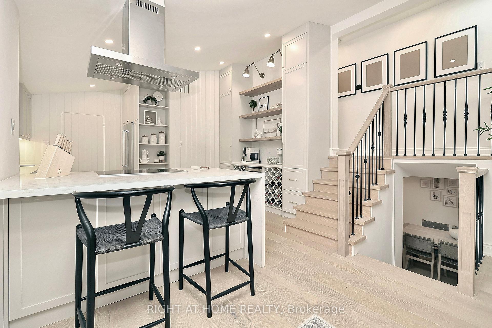 Photo 6 of 5 Harriman Road, Aurora, Aurora Village — HOMEH