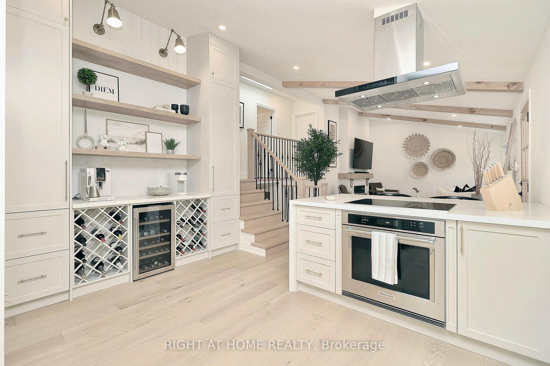 Photo 9 of 5 Harriman Road, Aurora, Aurora Village — HOMEH