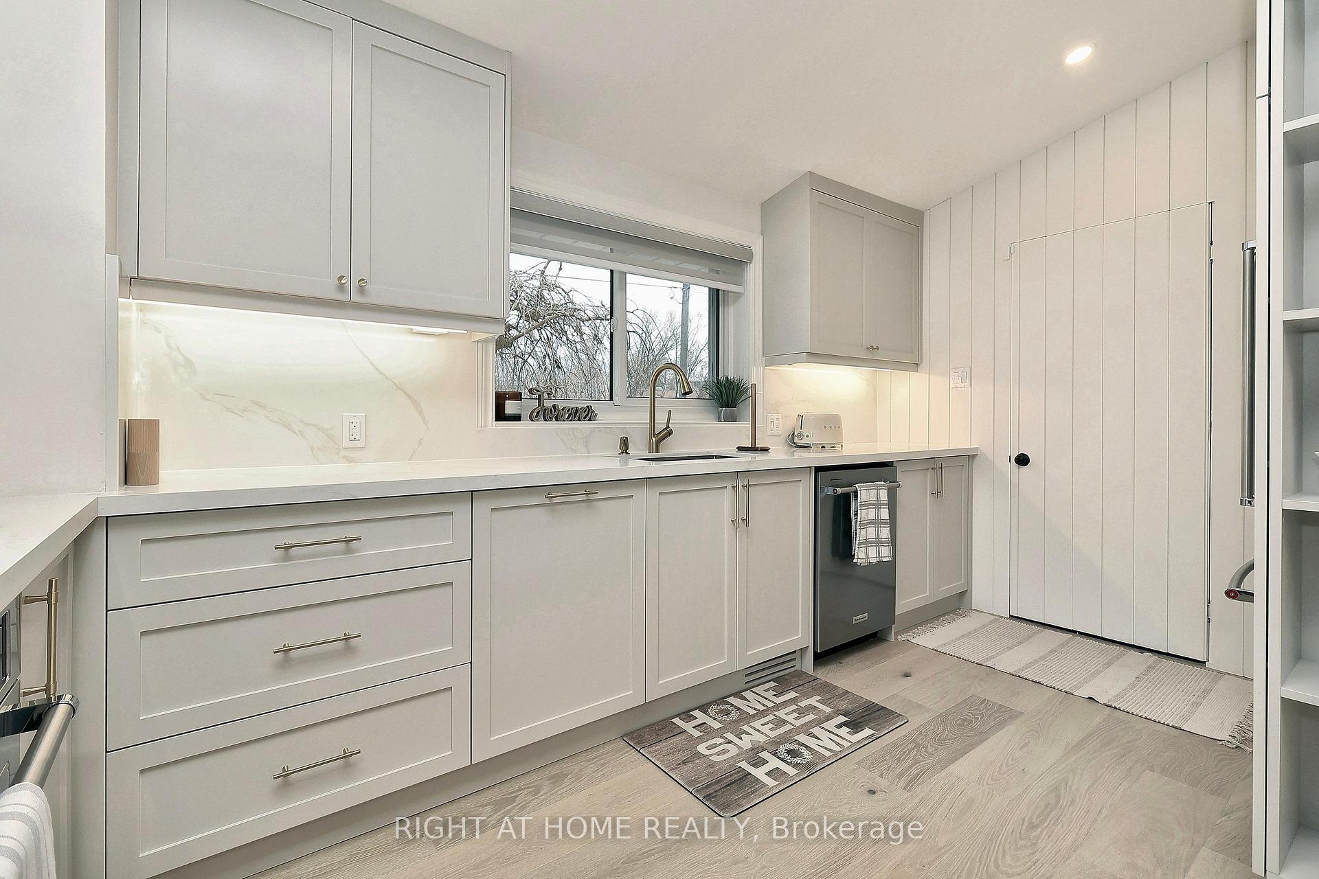 Photo 10 of 5 Harriman Road, Aurora, Aurora Village — HOMEH