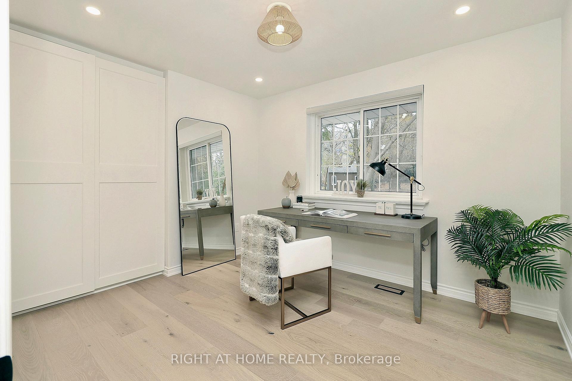 Photo 14 of 5 Harriman Road, Aurora, Aurora Village — HOMEH