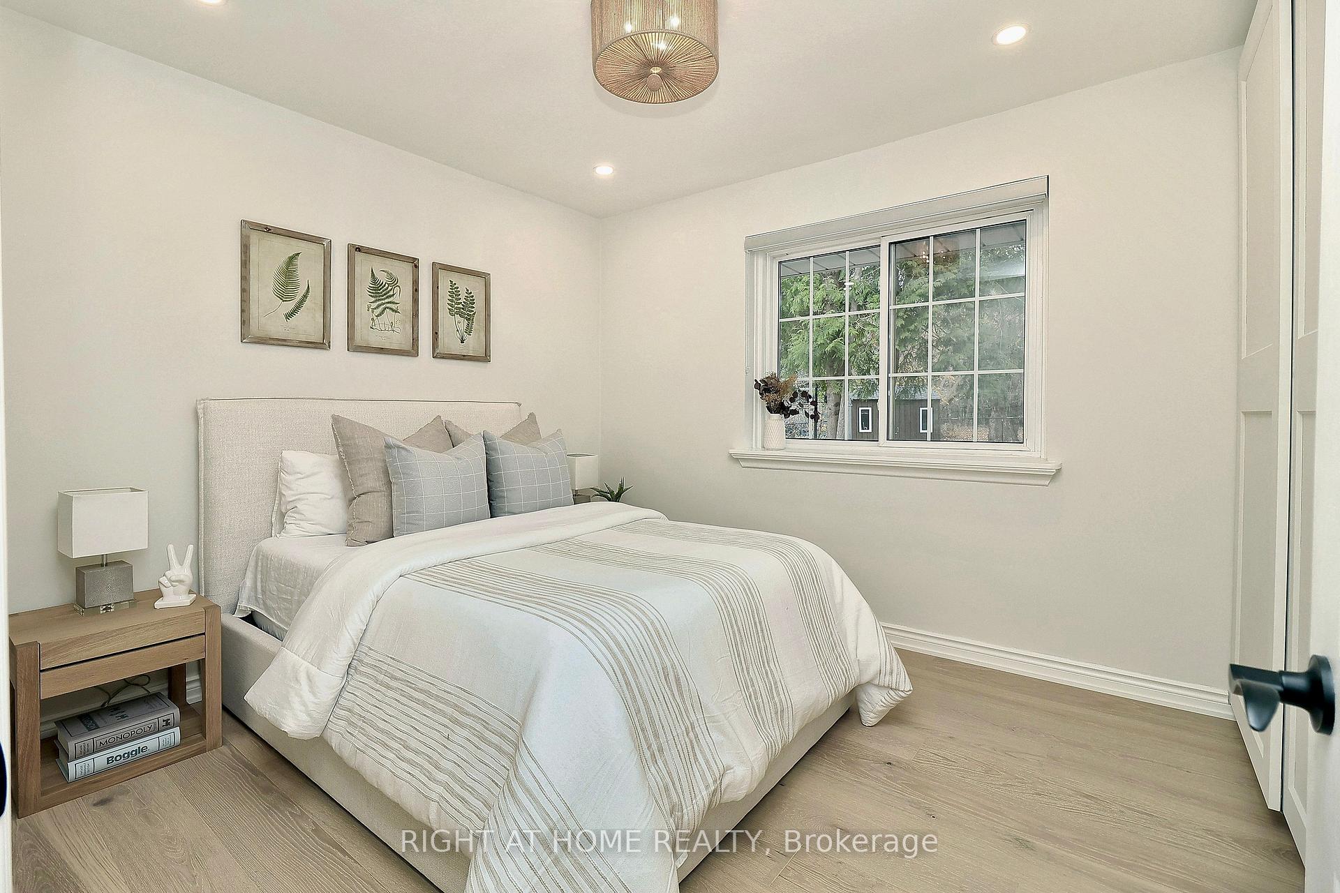 Photo 13 of 5 Harriman Road, Aurora, Aurora Village — HOMEH