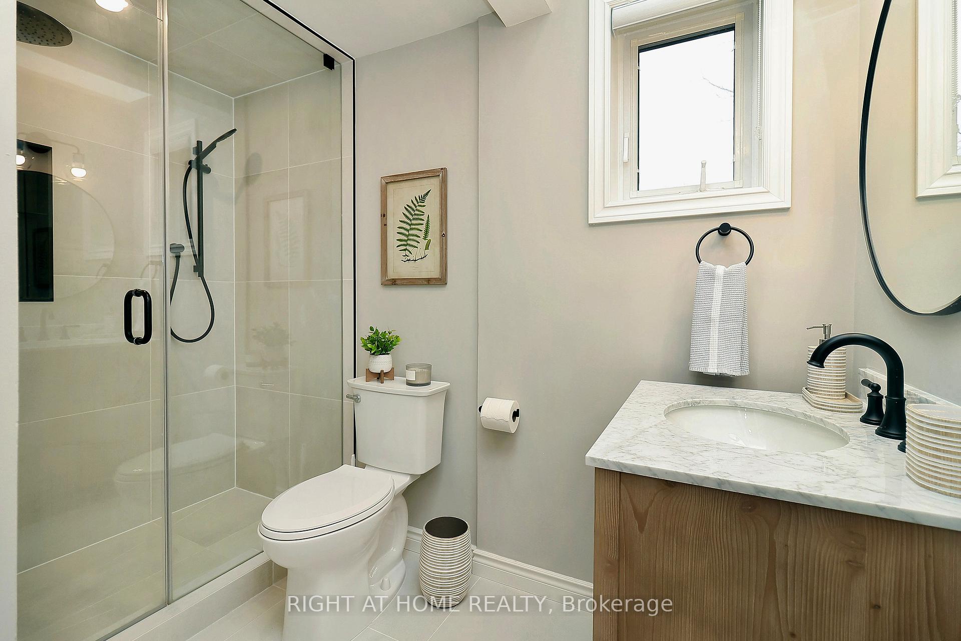 Photo 12 of 5 Harriman Road, Aurora, Aurora Village — HOMEH
