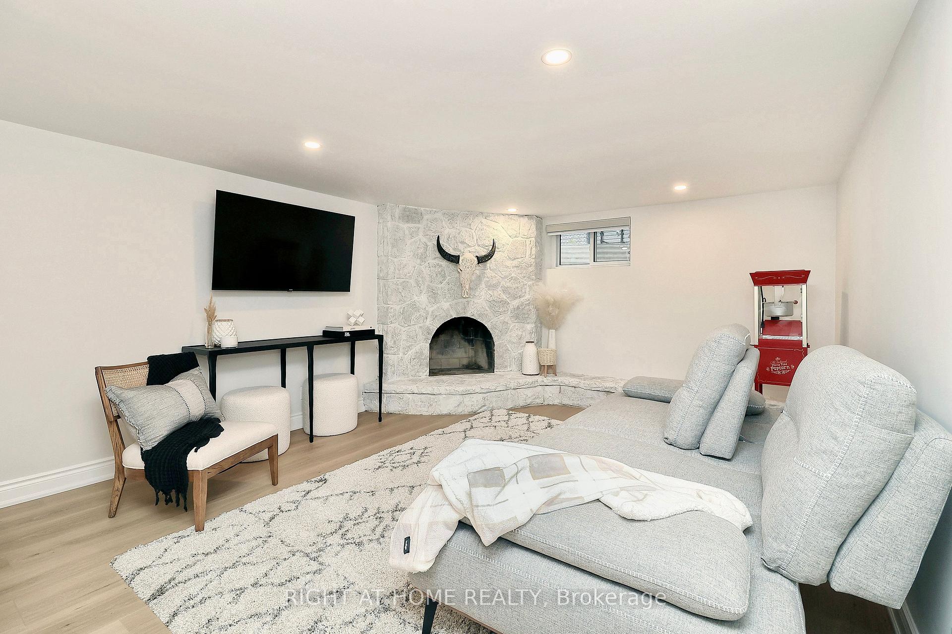 Photo 15 of 5 Harriman Road, Aurora, Aurora Village — HOMEH